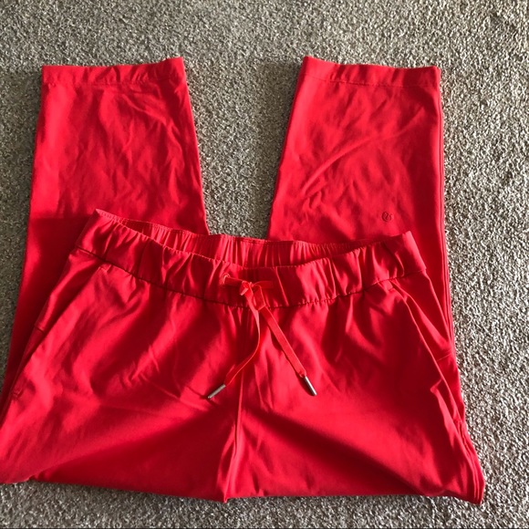 lululemon athletica Pants - Lululemon Carnation Red “On the Fly Crop” 23” pant in size 10